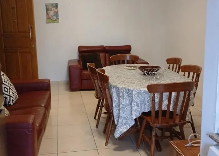 Unique Ларнака